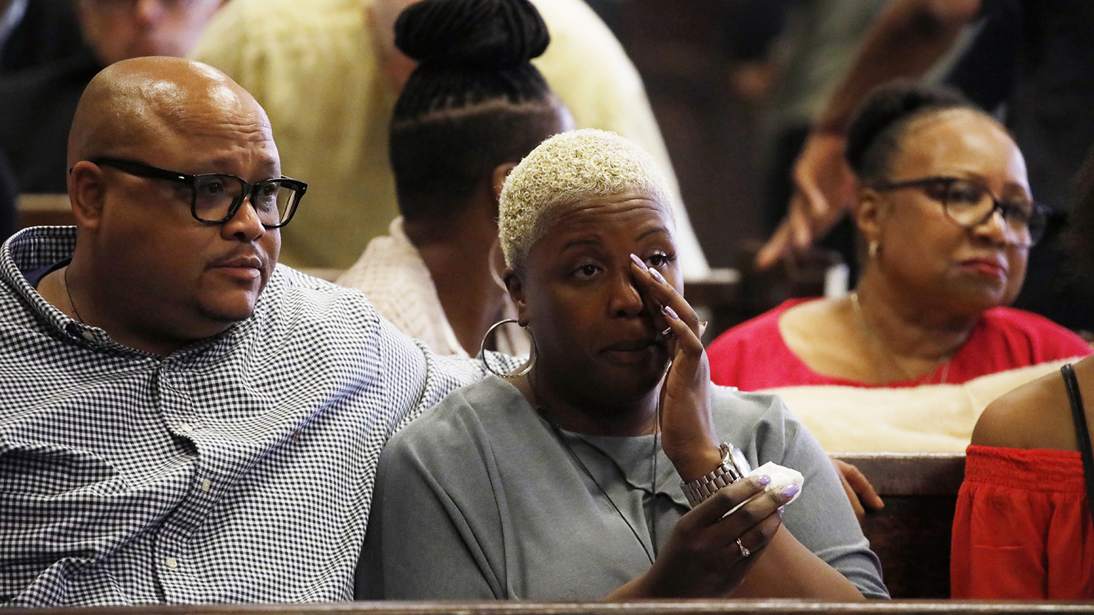Nathaniel Pendleton Sr. and Cleopatra Cowley, parents of Hadiya Pendleton, listen to closing arguments in the Micheail Ward case during the trial for the fatal shooting of Hadiya Pendleton at the Leighton Criminal Court Building in Chicago on Aug. 23, 2018. (Jose M. Osorio / Chicago Tribune / Pool)