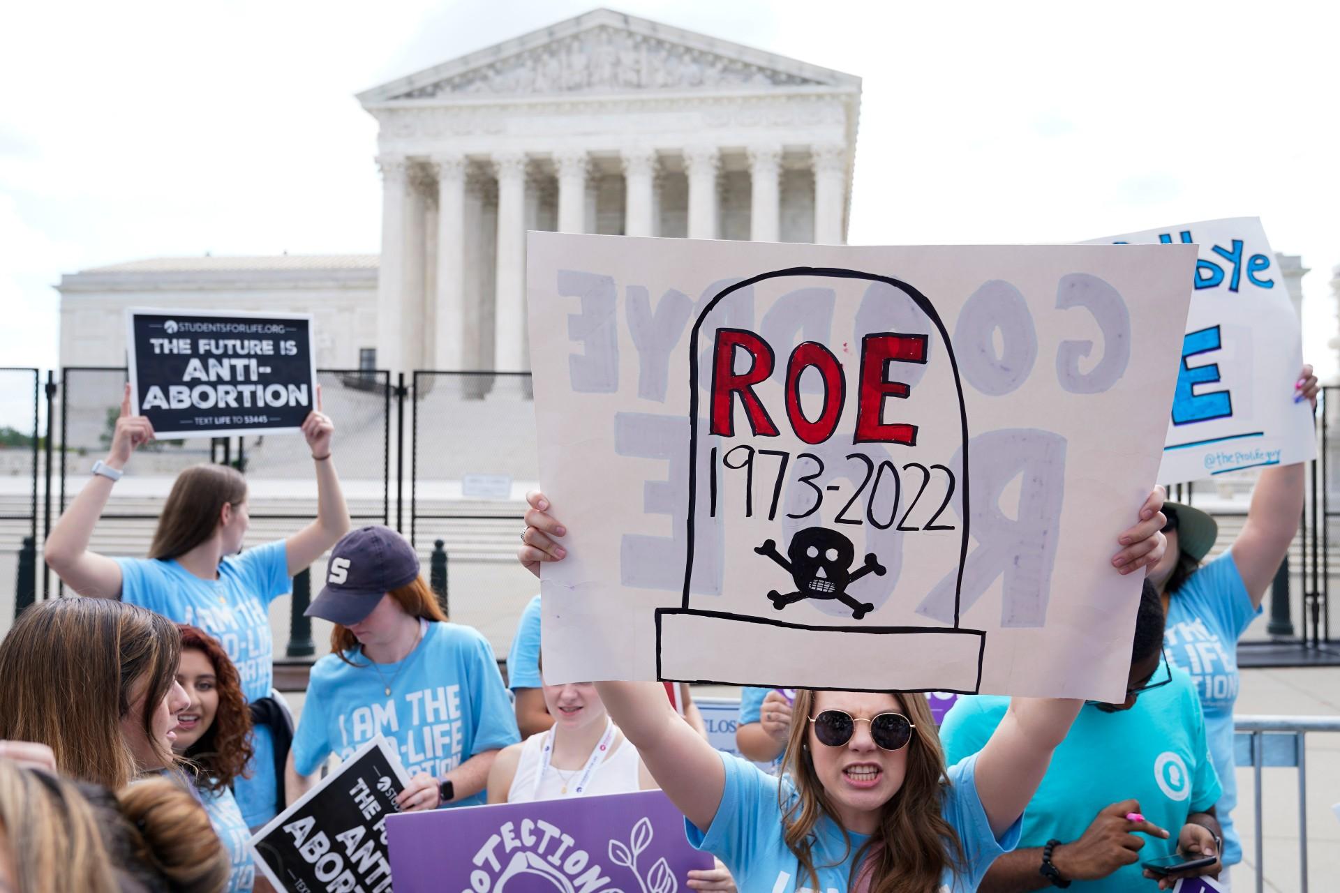 Demonstrators protest about abortion outside the Supreme Court in Washington, Friday, June 24, 2022.(AP Photo / Jacquelyn Martin)