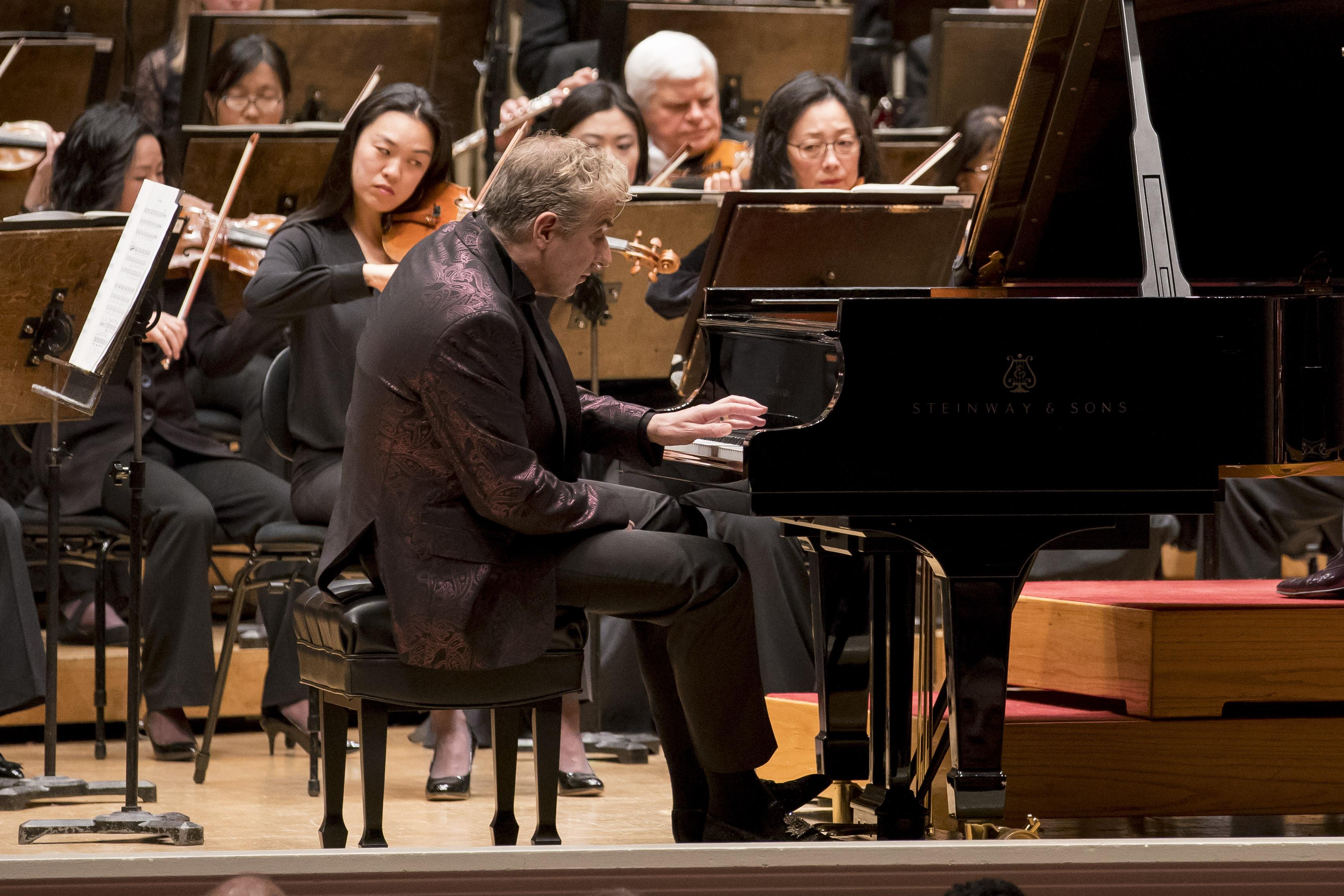 Jean-Yves Thibaudet is soloist in Ravel’s “Piano Concerto for the Left Hand.” (Photo © Todd Rosenberg)