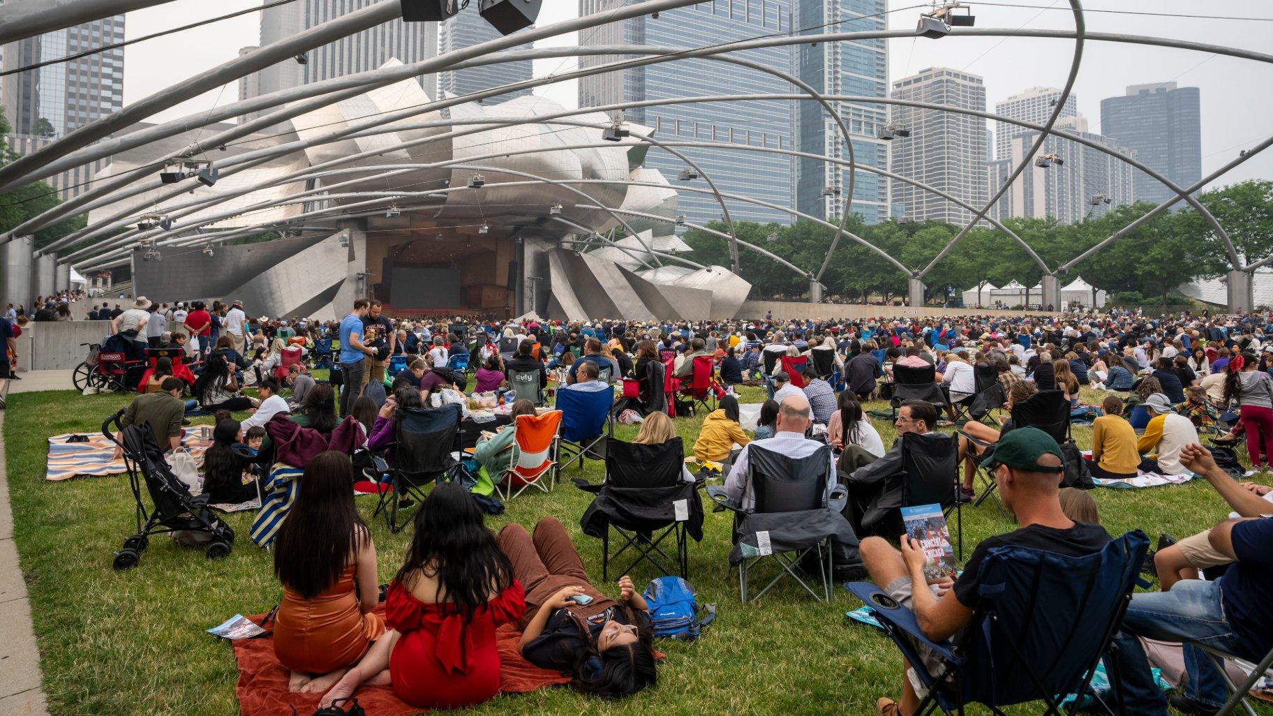 Audience members gather for the CSO Concert for Chicago in Millennium Park. (Todd Rosenberg)