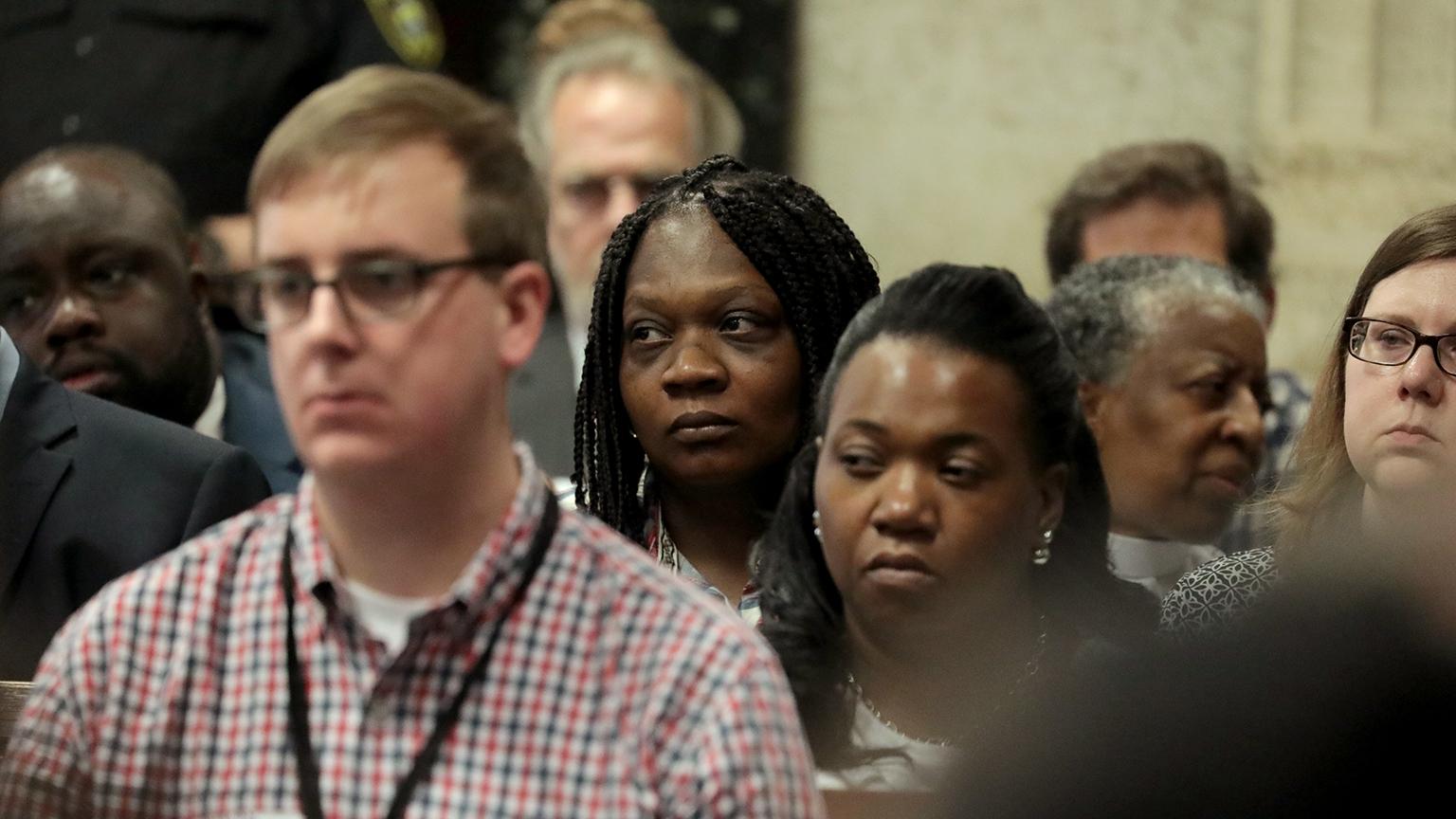 Tina Hunter, center, watches from the gallery during the trial for the shooting death of her son at the Leighton Criminal Court Building on Thursday, Sept. 20, 2018. (Antonio Perez / Chicago Tribune / Pool)