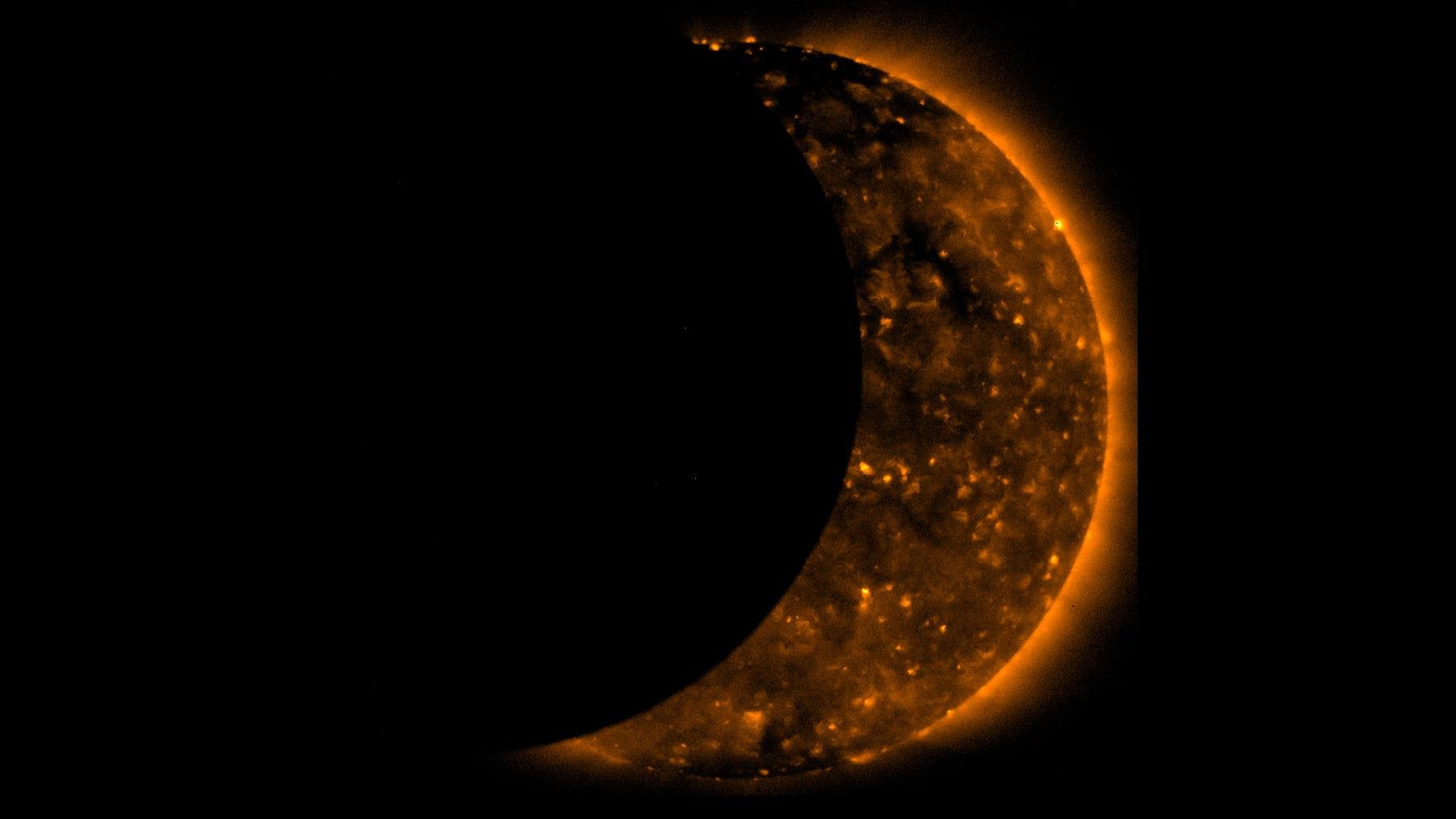 A total solar eclipse, which is when the Moon completely covers the Sun, will occur across 14 states in the continental U.S. on Aug 21, 2017. (Credit: NASA)