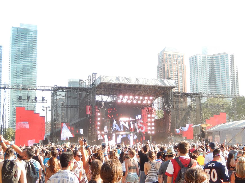 Galantis performs at Lollapalooza in 2015. (Swimfinfan / Flickr)