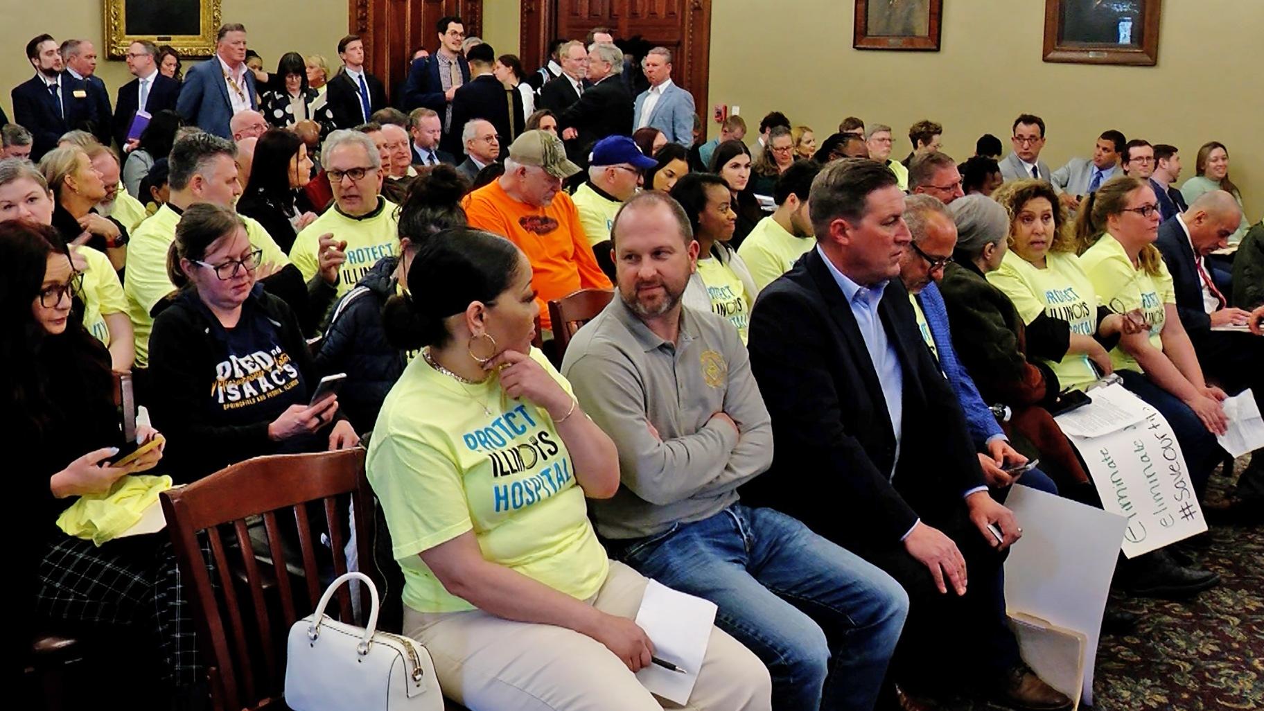 Attendees fill the House Labor and Commerce Committee room April 3, 2024, for a hearing on a bill that would end the state’s subminimum wage for tipped workers. (Andrew Campbell / Capitol News Illinois)