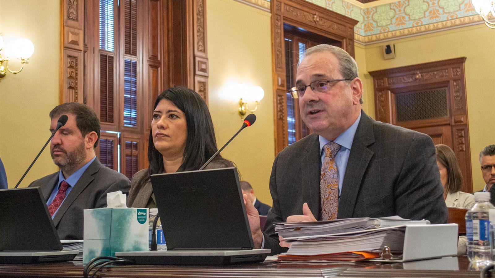 Ray Marchiori, acting director of the Illinois Department of Employment Security, testifies before the Legislative Audit Commission on Nov. 7, 2023, about the agency’s handling of unemployment claims during the COVID-19 pandemic. (Jerry Nowicki / Capitol News Illinois)