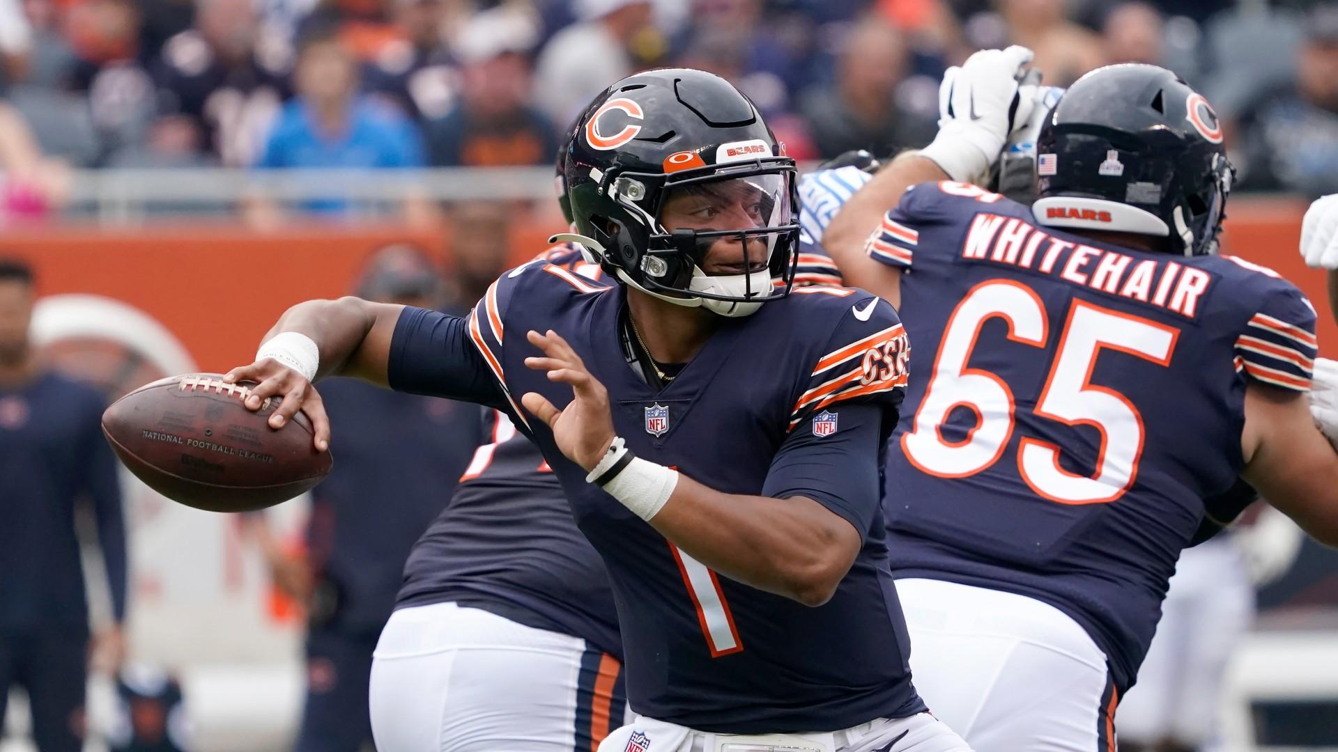 Chicago Bears quarterback Justin Fields passes during the first half of an NFL football game against the Detroit Lions Sunday, Oct. 3, 2021, in Chicago. (AP Photo / David Banks)