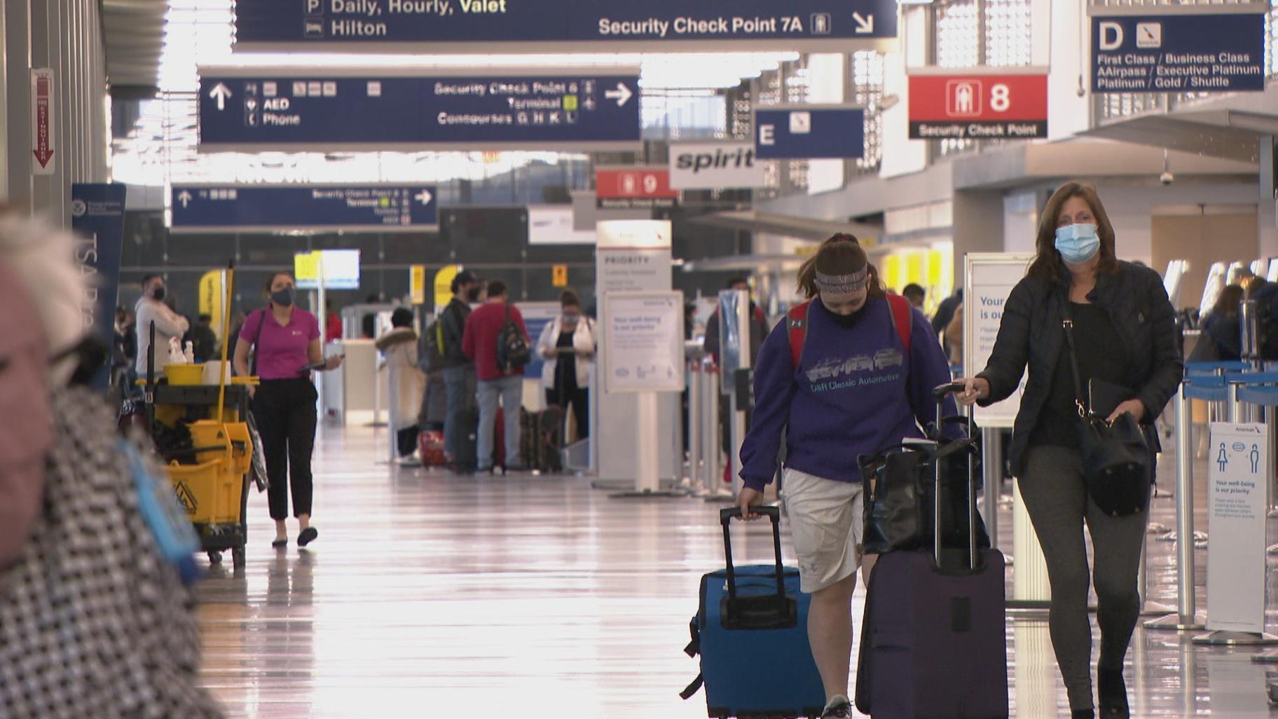 Travelers are pictured at O’Hare International Airport in a file photo. (WTTW News)