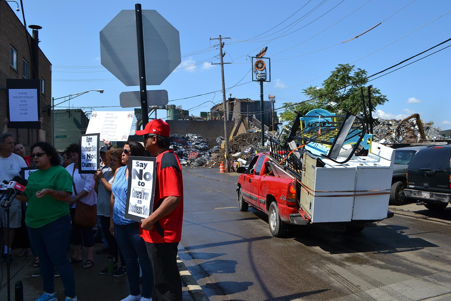 Southeast Side residents protested in 2018 in front of General Iron’s scrap metal yard in Lincoln Park. (Alex Ruppenthal / WTTW News)