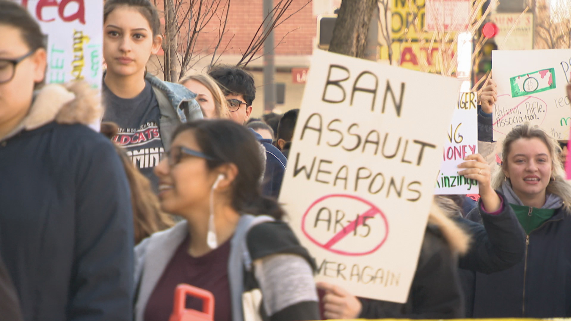 Students march outside Lake View High School on Wednesday, March 14 in a call for strict gun law reforms. (Chicago Tonight)