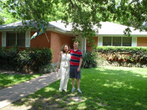 David Kaplinsky (right) with his mother in front of their home in New Orleans before Hurricane Katrina.