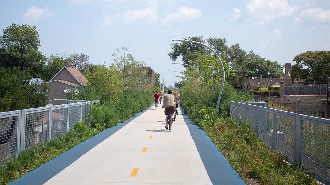 The Bloomingdale Trail, also known as the 606, was opened by the city in 2015. The nearly three-mile elevated pedestrian and bike path runs through the West Town, Logan Square and Humboldt Park neighborhoods. (Victor Grigas / Wikimedia Commons)