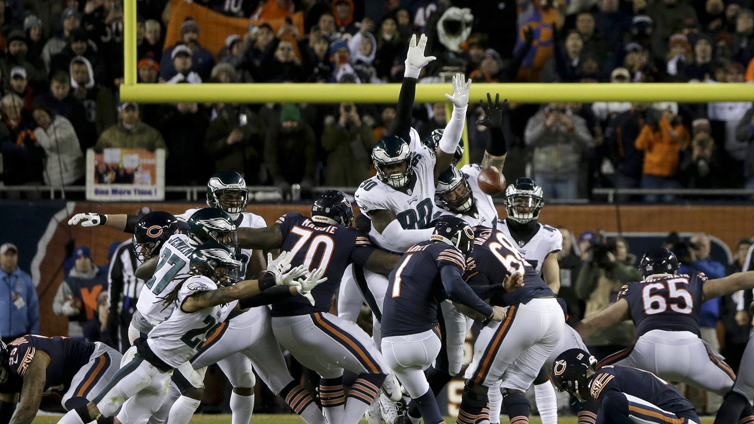 Chicago Bears kicker Cody Parkey (1) kicks and misses a field goal during the second half of an NFL wild-card playoff football game against the Philadelphia Eagles on Sunday, Jan. 6, 2019. The Eagles won 16-15. (AP Photo / David Banks)