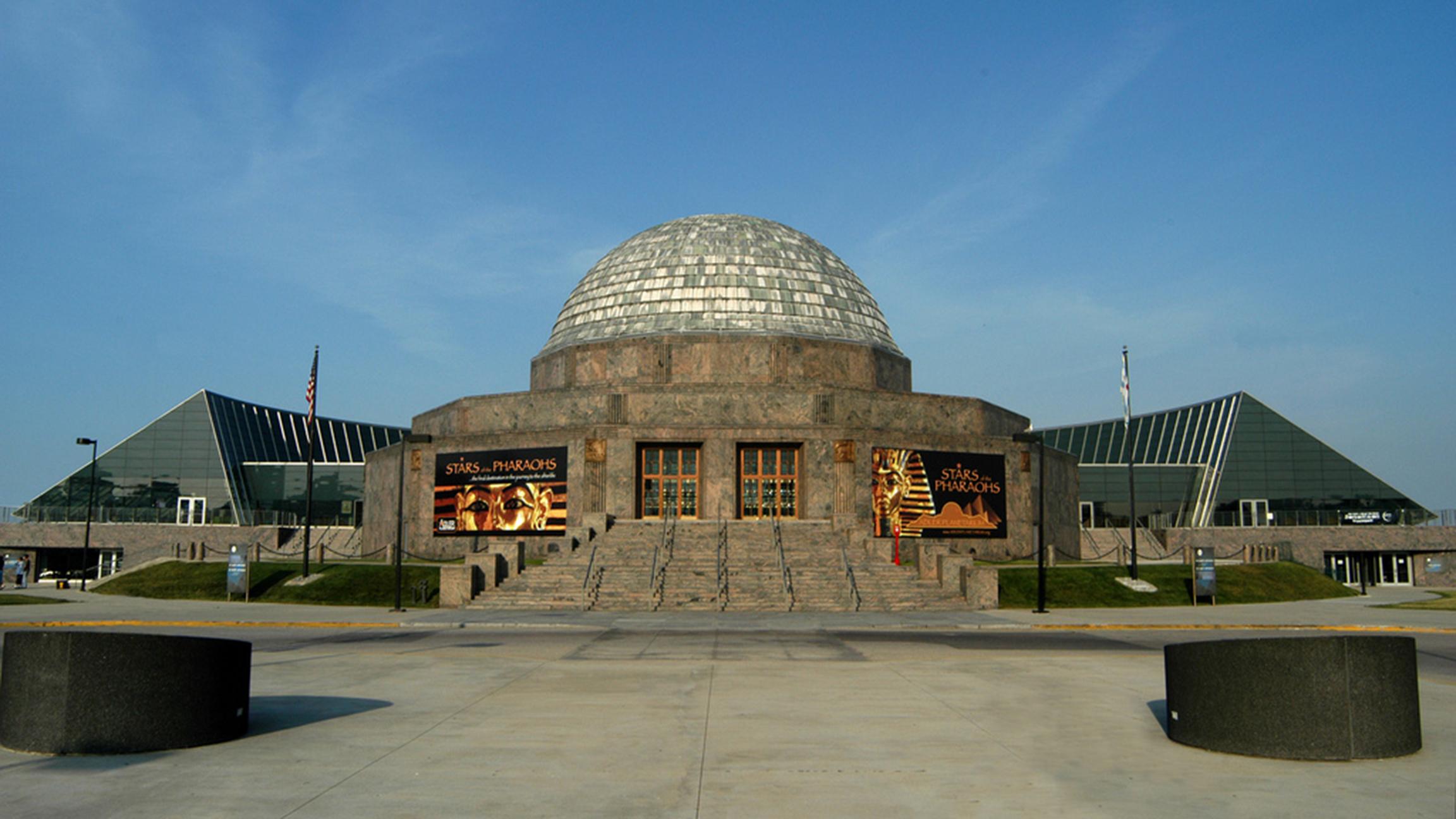 Kick off your weekend with some stargazing at the Adler Planetarium. (Smart Destinations / Flickr)