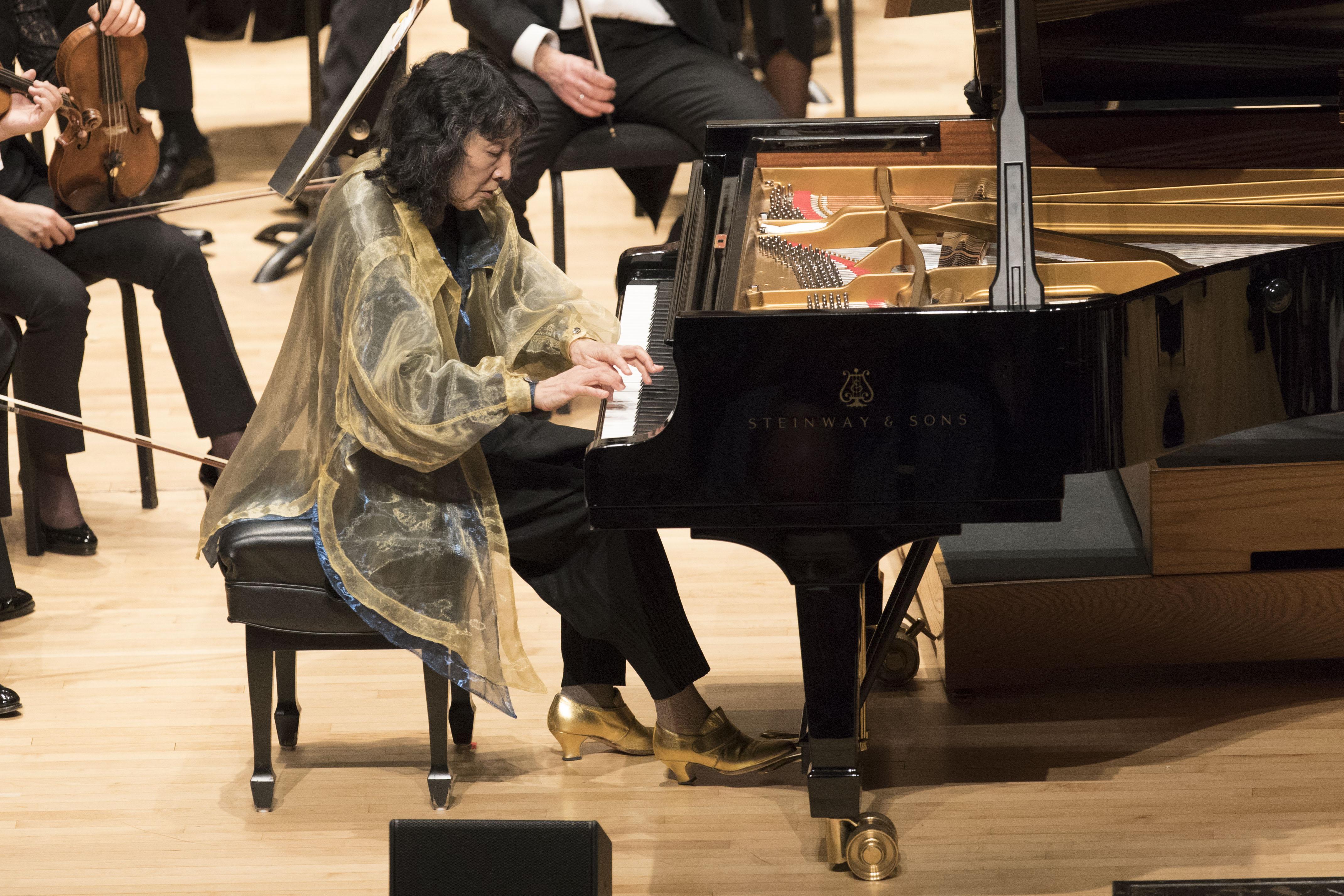 Pianist Mitsuko Uchida performs with the Chicago Symphony Orchestra in March 2017. (Photo credit: Todd Rosenberg Photography) 