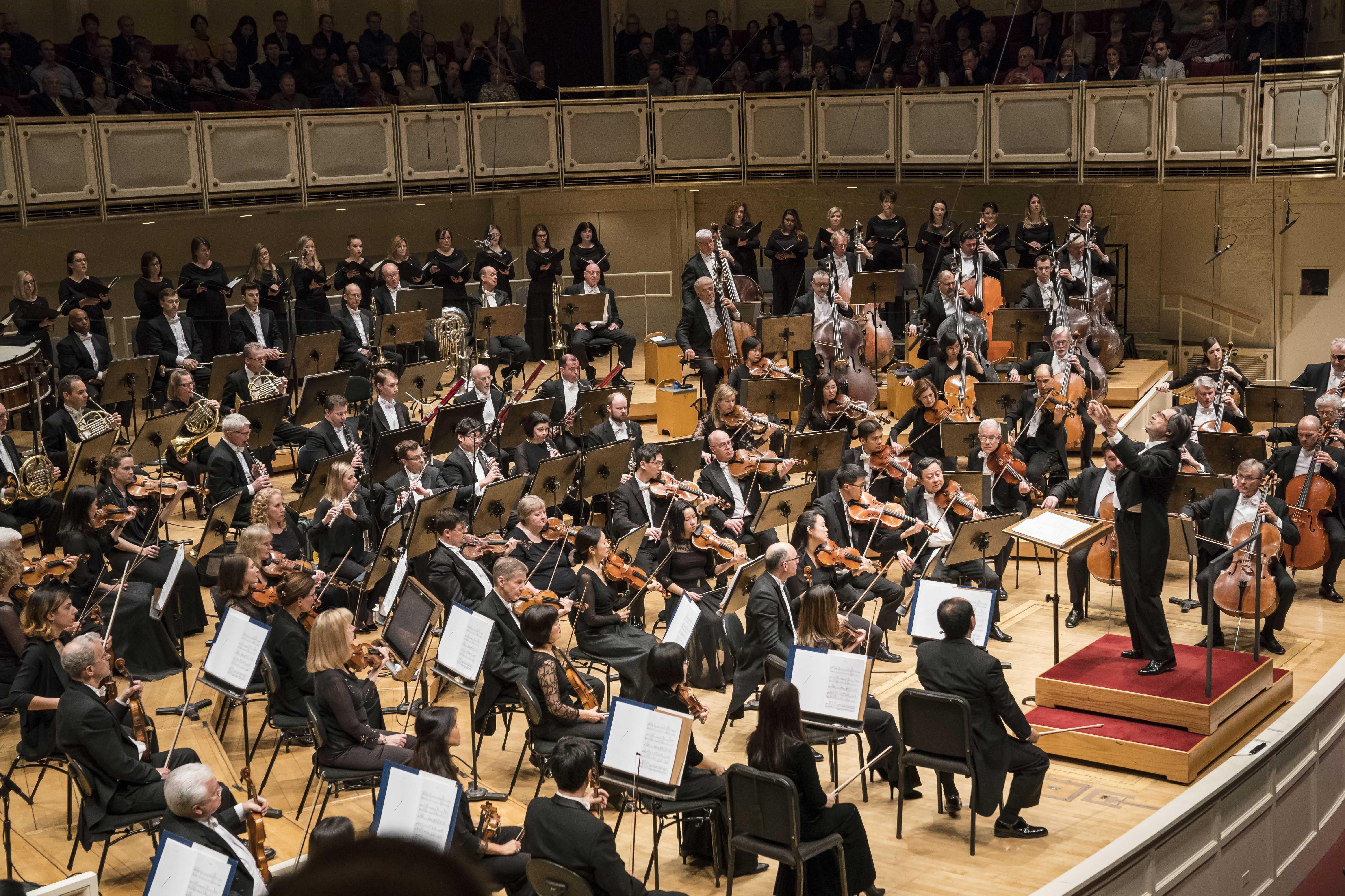 Zell Music Director Riccardo Muti leads the Chicago Symphony Orchestra and Women of the Chicago Symphony Chorus in Debussy’s “Nocturnes.” (© Todd Rosenberg)