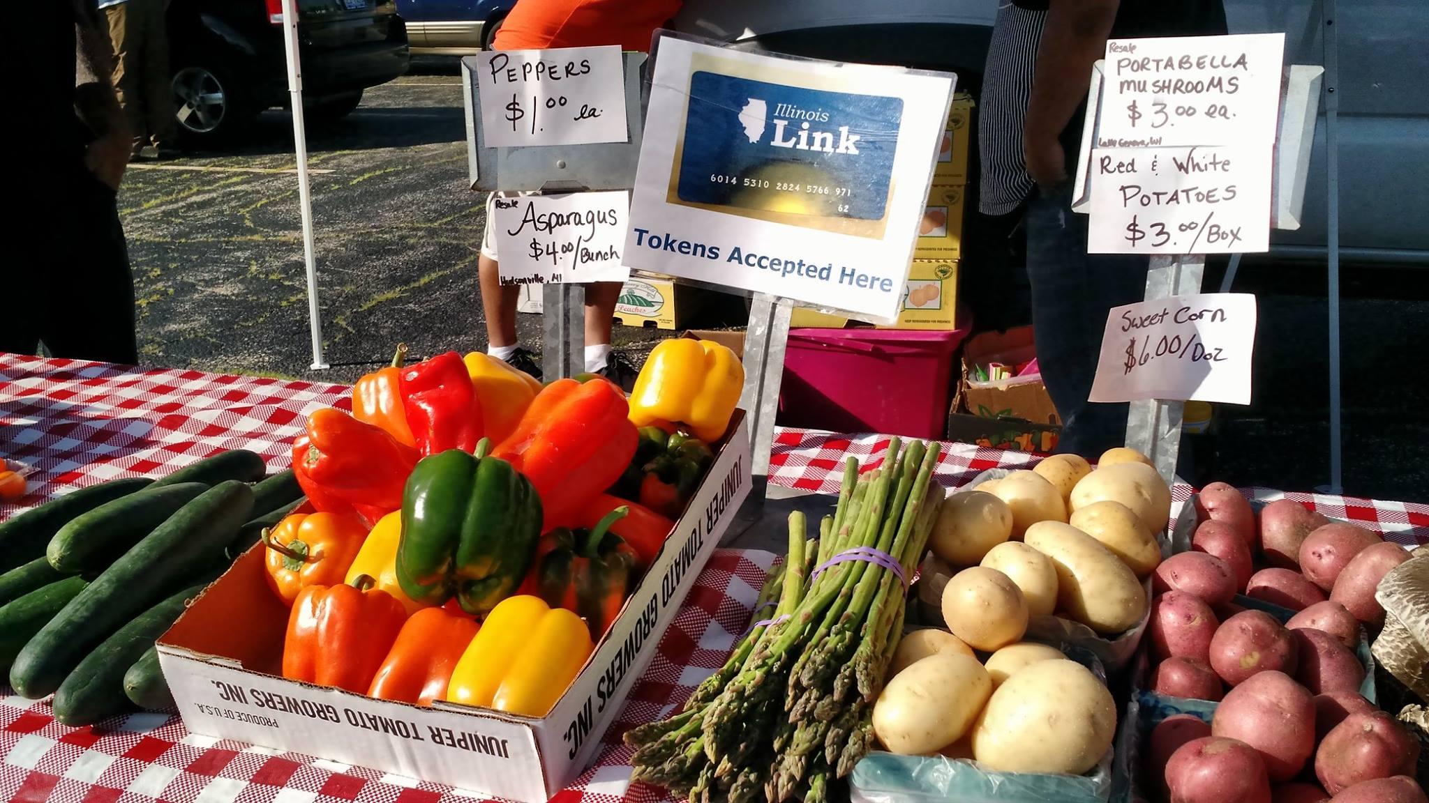  More than 40 farmers markets in Chicago accept payment with the Illinois Link card. (Illinois Farmers Market Alliance / Facebook)