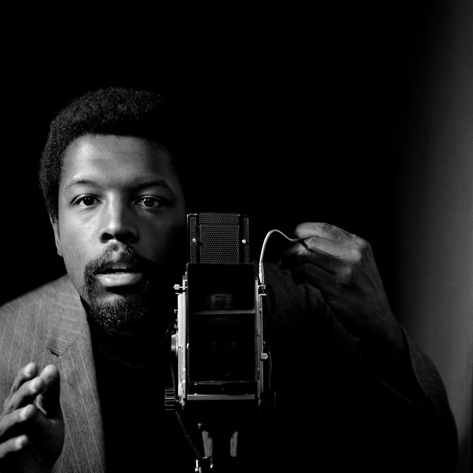 Kwame Brathwaite. Untitled (Self-Portrait Taken in AJAS Studio), about 1964. The Art Institute of Chicago, promised gift of Ralph and Nancy Segall. © The Kwame Brathwaite Archive