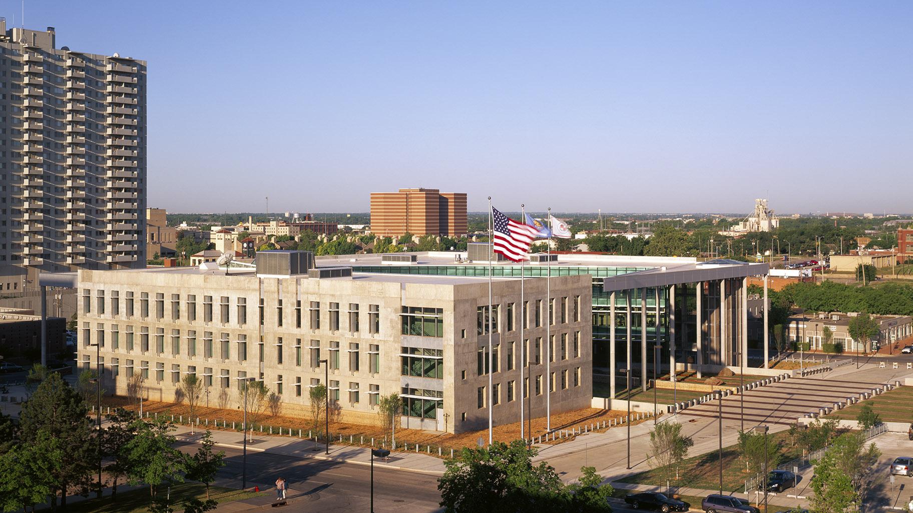 Oklahoma City Federal Building (Courtesy Ross Barney Architects)