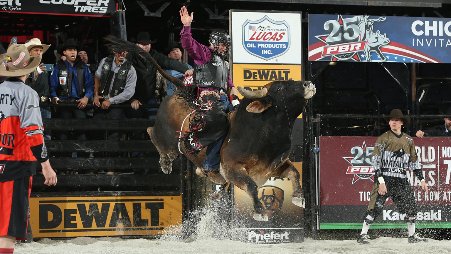 Ramon de Lima rides Blake Sharp/Sharp Farm & Cattle's Panama Outlaw during the second round of the Chicago Unleash the Beast PBR. (Photo by Andy Watson)