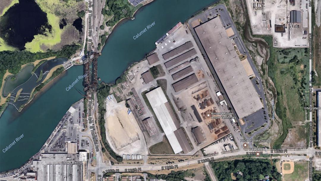 An overhead view of Watco Transloading's storage terminal on Chicago's Southeast Side. Watco is one of at least two facilities in the area that handle manganese. (Google)