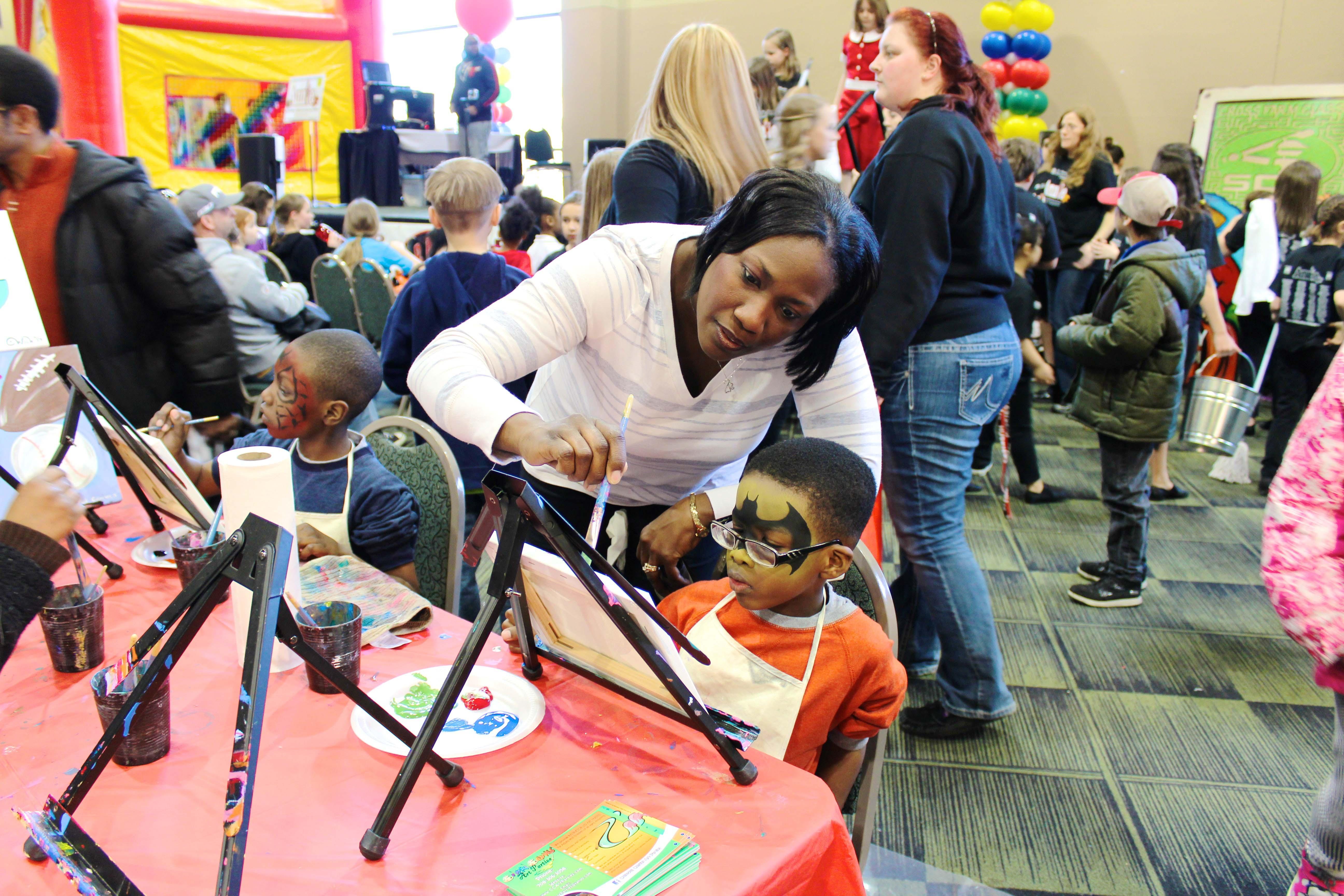 Children have the opportunity to paint their faces, paint canvases and peruse more than 100 exhibitions at the Chicagoland Kids Expo. (Courtesy of Chicagoland Kids Expo, 2015)