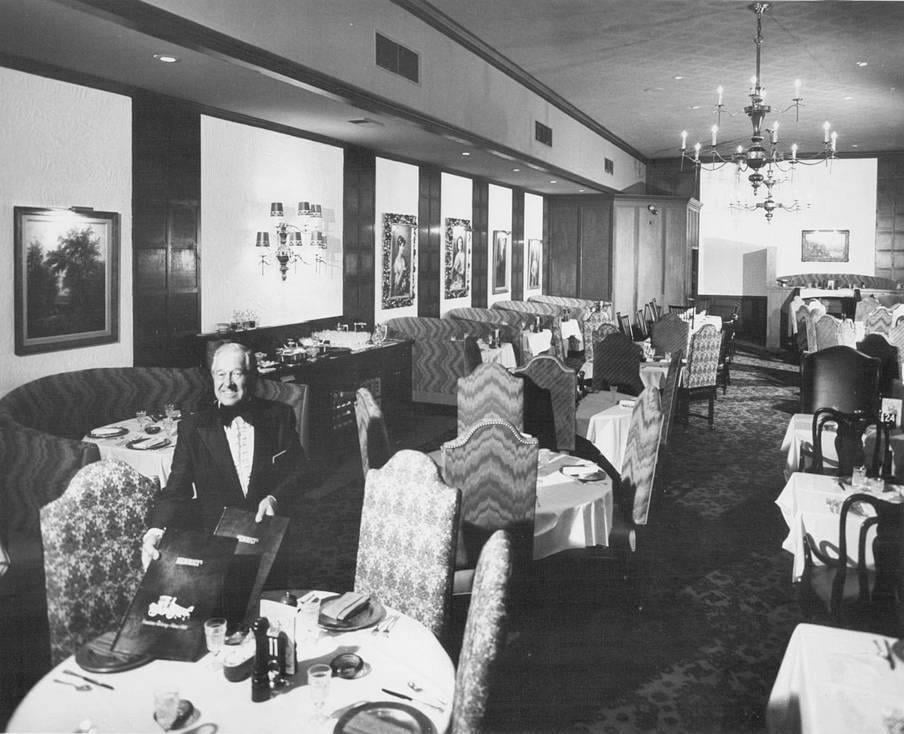 Henrici’s Restaurant at the O’Hare Inn, 1976