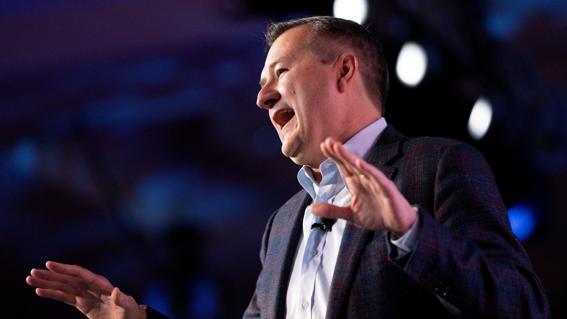 Chicago Cubs Chairman Tom Ricketts takes the stage on the opening day of the baseball team's fan convention Friday, Jan. 13, 2023, in Chicago. (AP Photo / Erin Hooley)